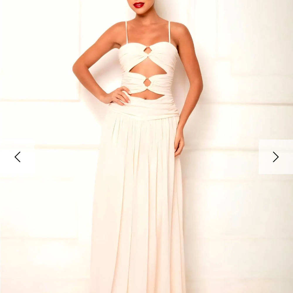ANNE LOUISE BOUTIQUE Cream Maxi Dress with Cut-Out Design